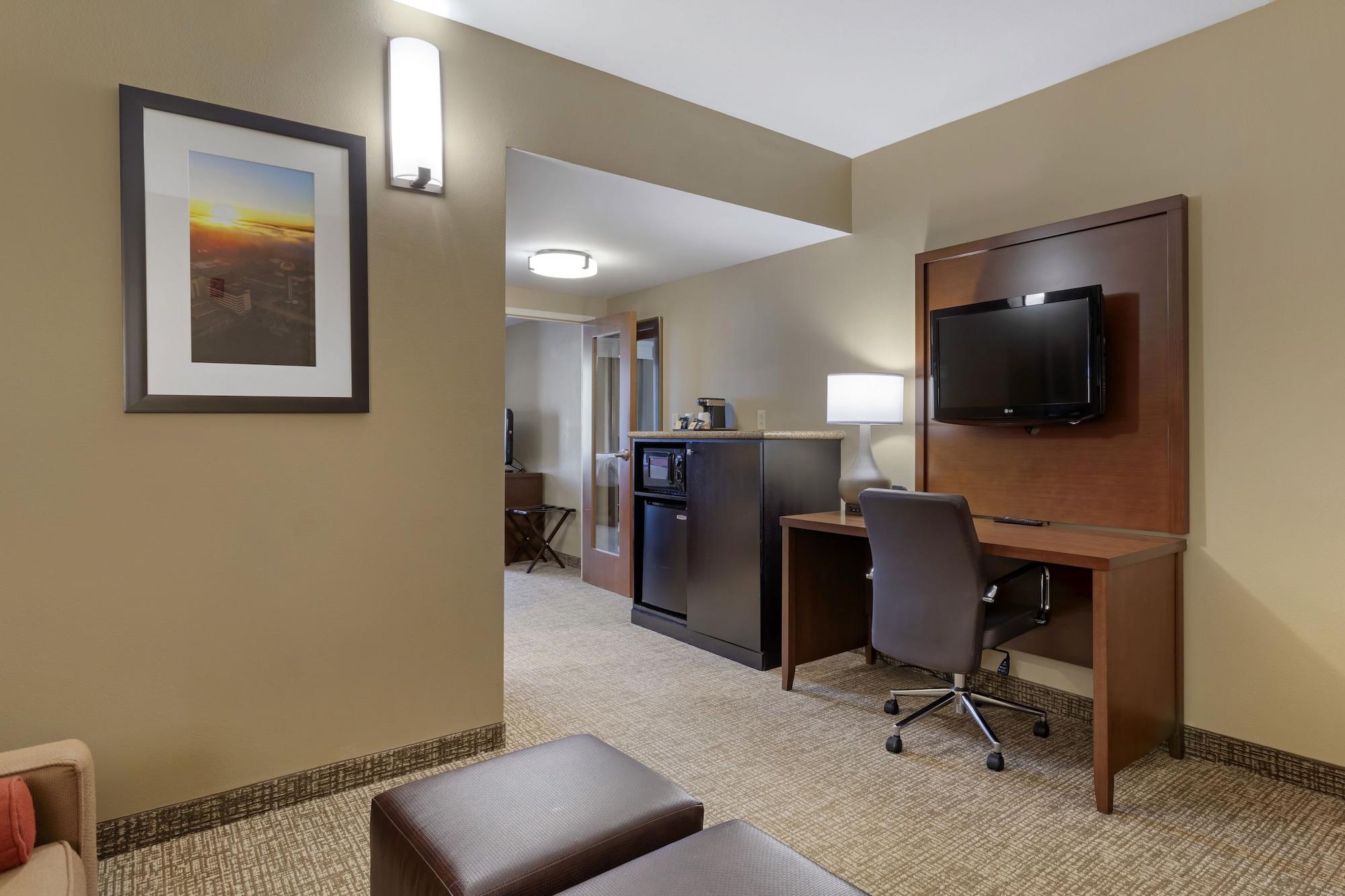 Comfort Suites North Knoxville Bagian luar foto