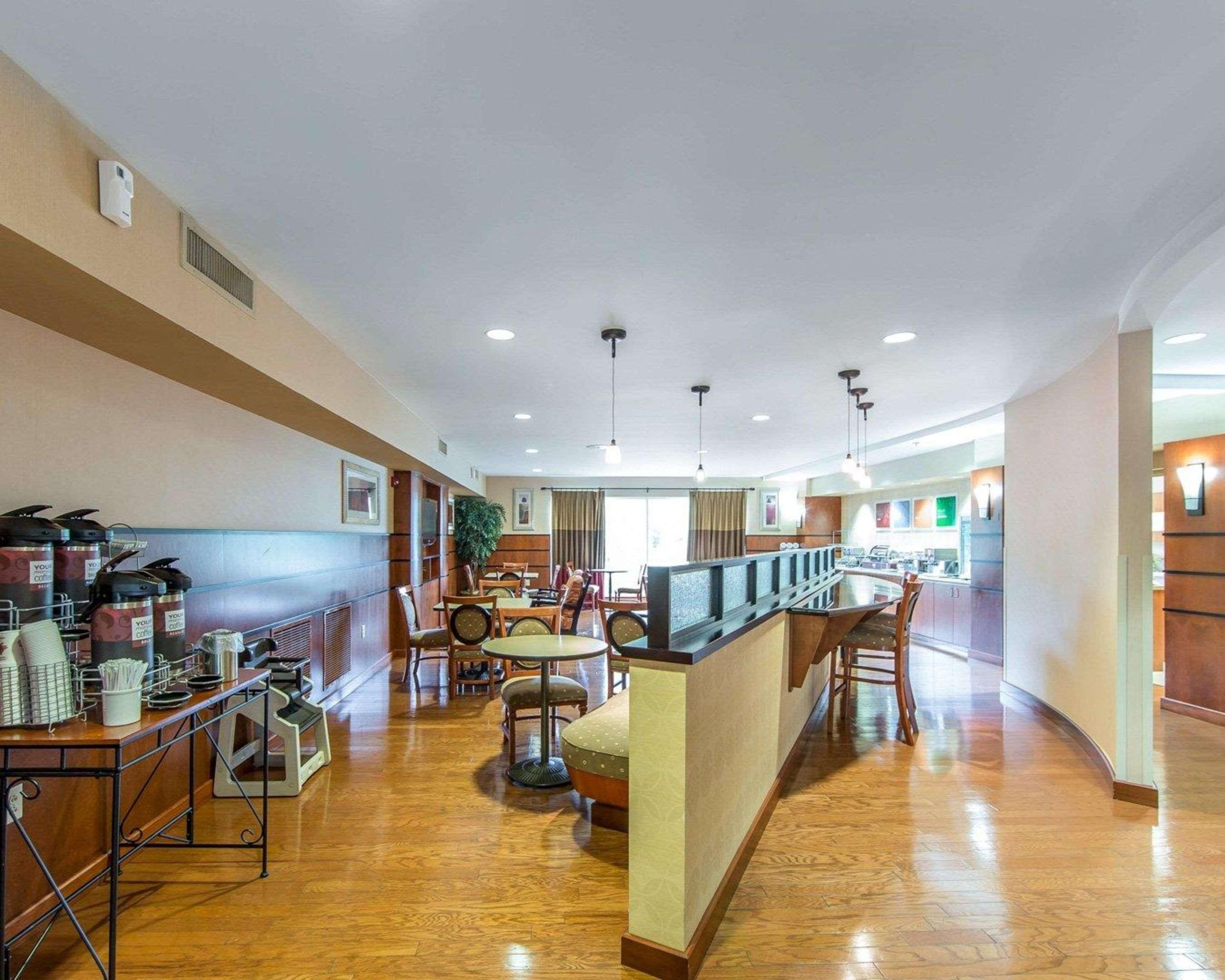 Comfort Suites North Knoxville Bagian luar foto