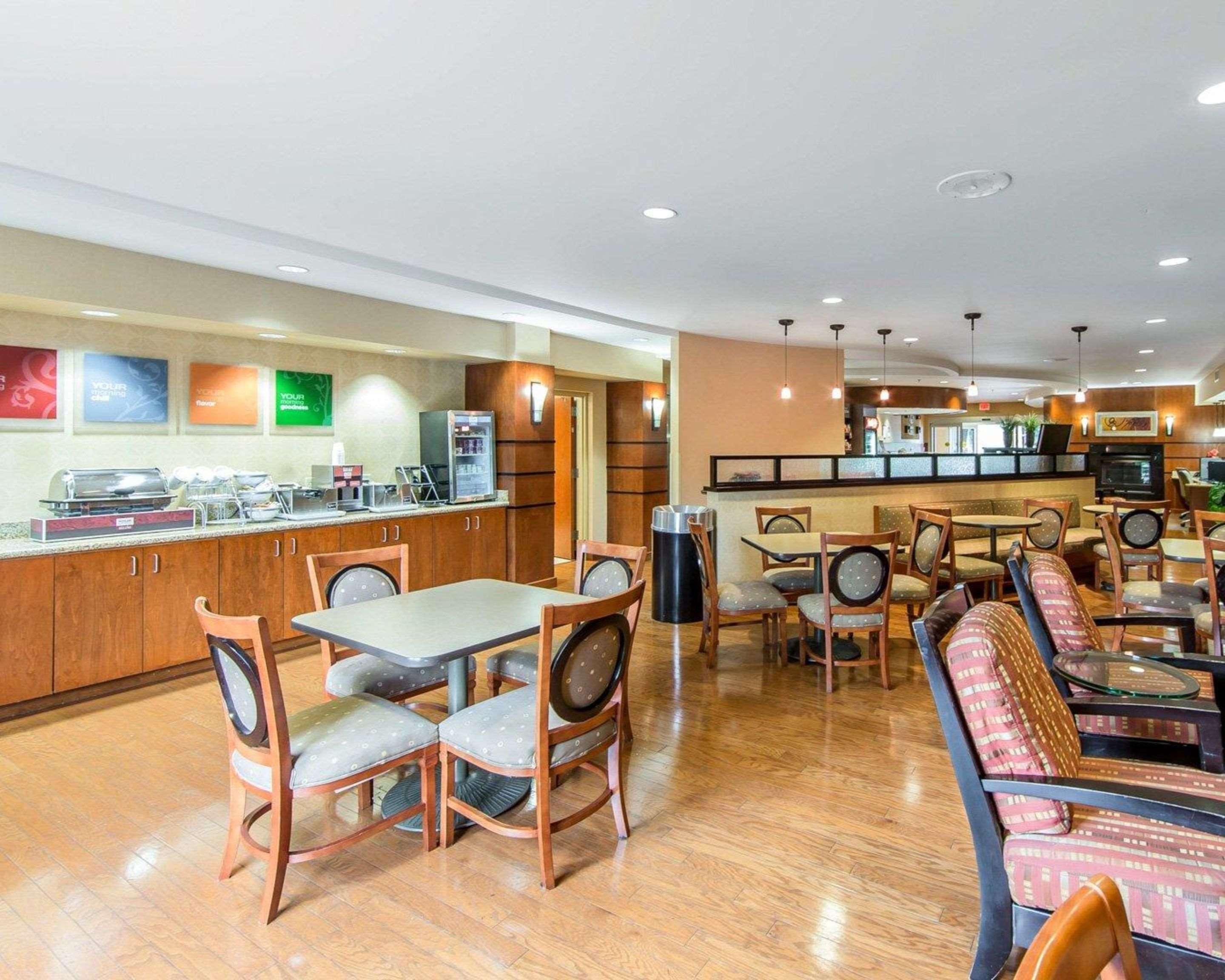 Comfort Suites North Knoxville Bagian luar foto
