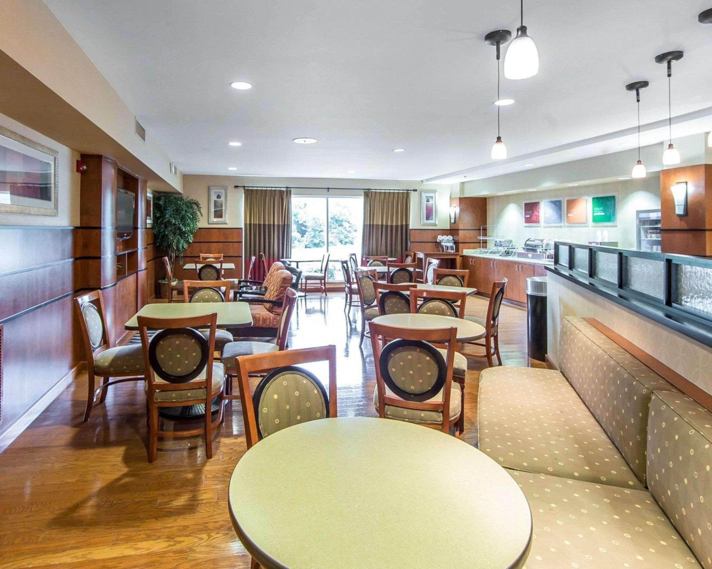Comfort Suites North Knoxville Bagian luar foto